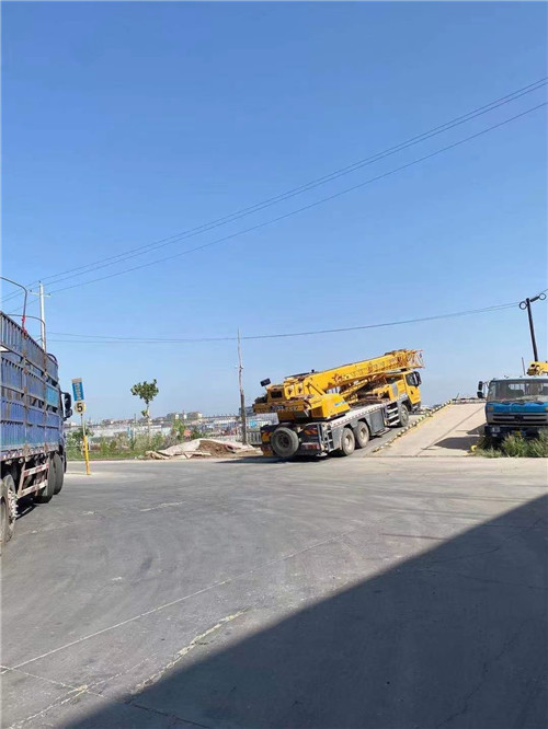 会理县25吨吊车的租赁价格大概是多少？